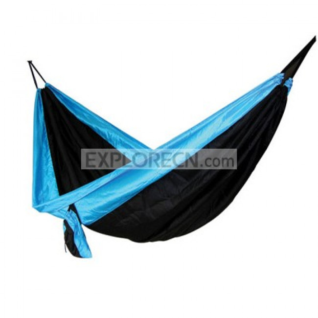 Reflective nylon hammock with bag