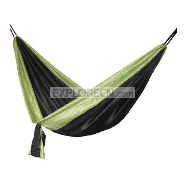 Reflective nylon hammock with bag