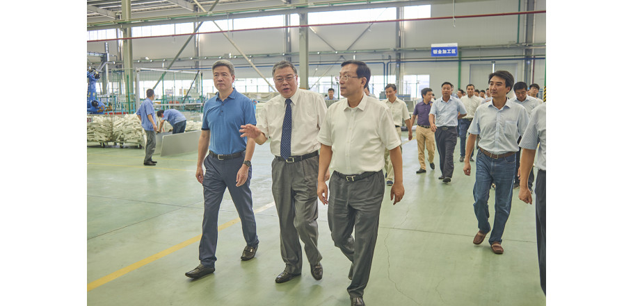 The mayor of Hangzhou visiting Huari 